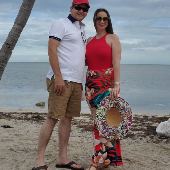 Meet your Posher, Liana - Picture 2 of 2